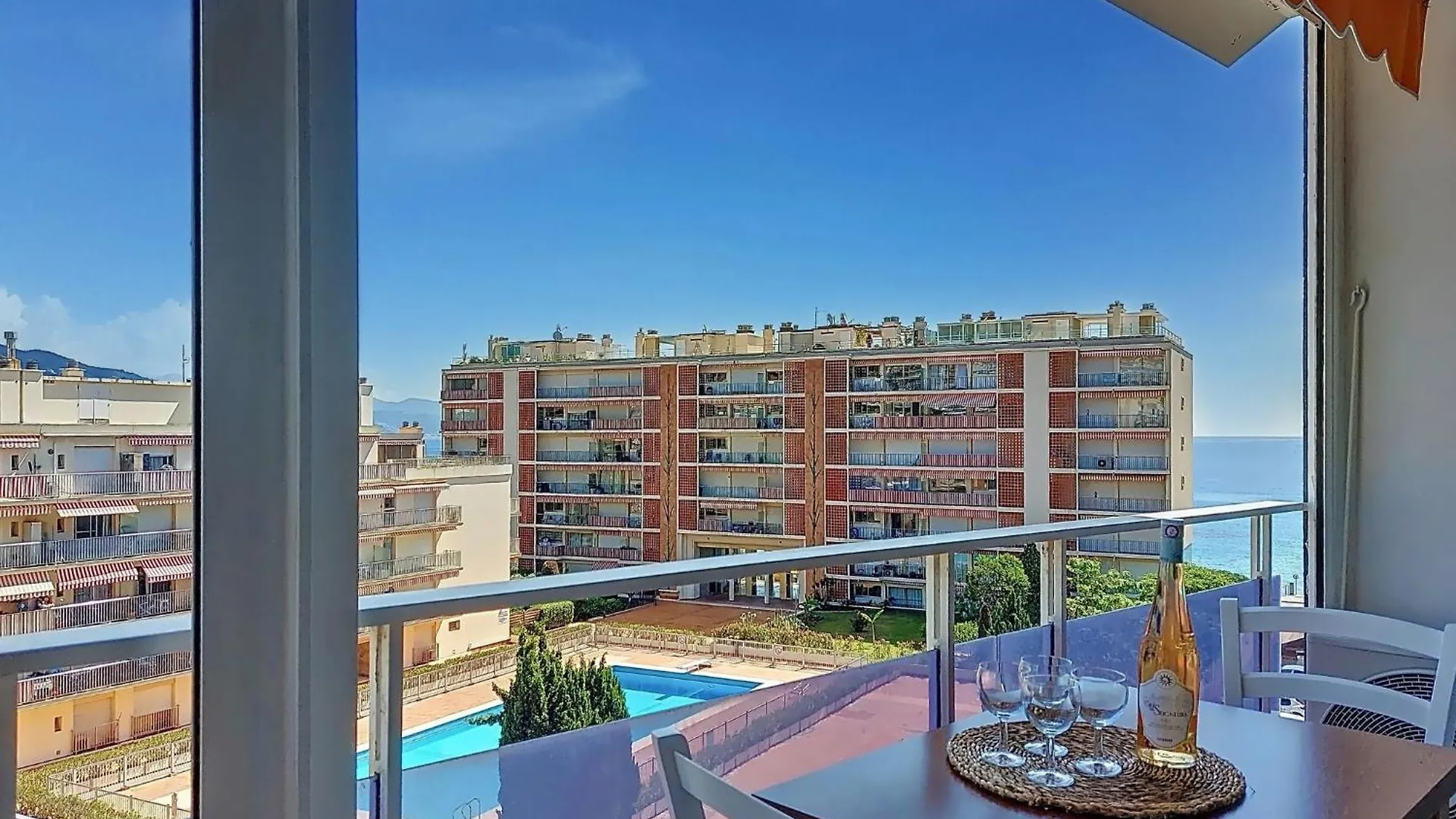 Apartment Le Bonaparte-2 By Interhome contacts